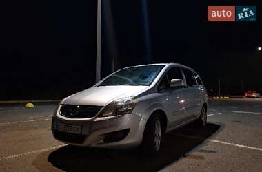 Минивэн Opel Zafira 2009 в Черновцах