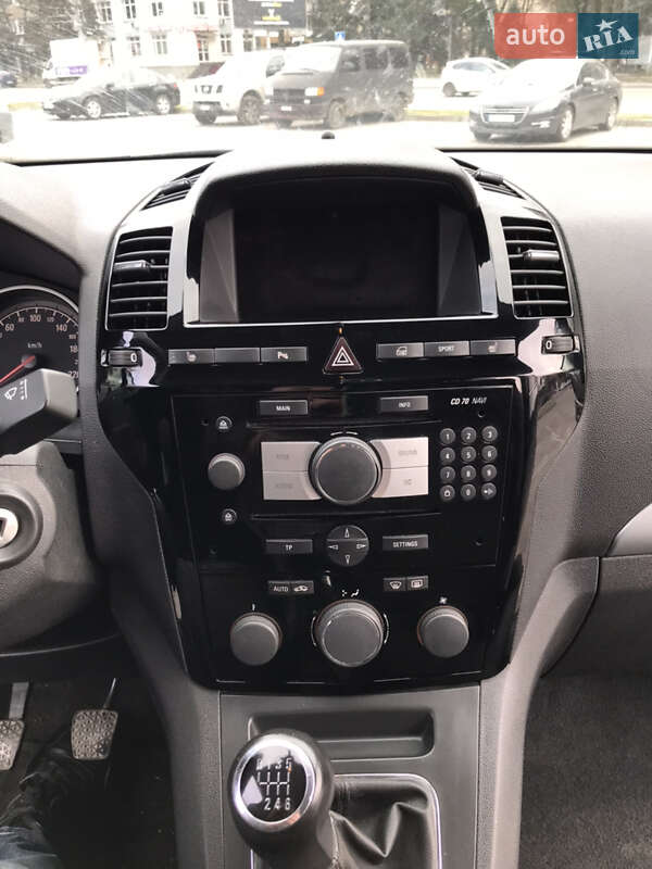 Минивэн Opel Zafira 2011 в Ровно