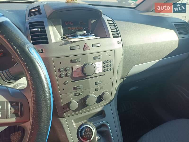 Мінівен Opel Zafira 2007 в Рівному