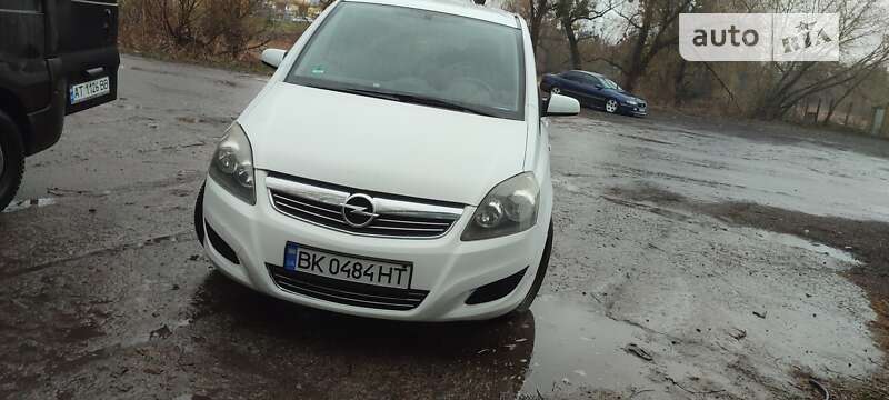 Минивэн Opel Zafira 2009 в Дубно