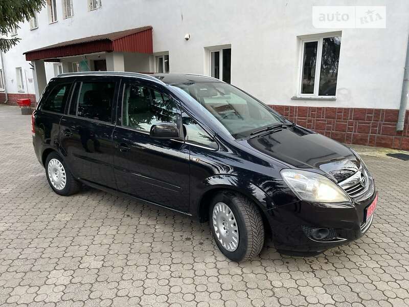 Минивэн Opel Zafira 2010 в Изюме