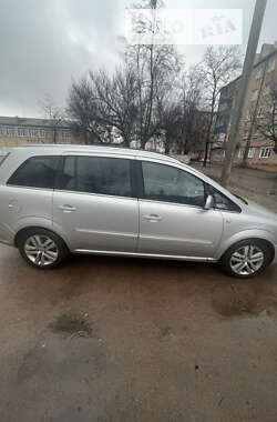 Минивэн Opel Zafira 2011 в Коростене