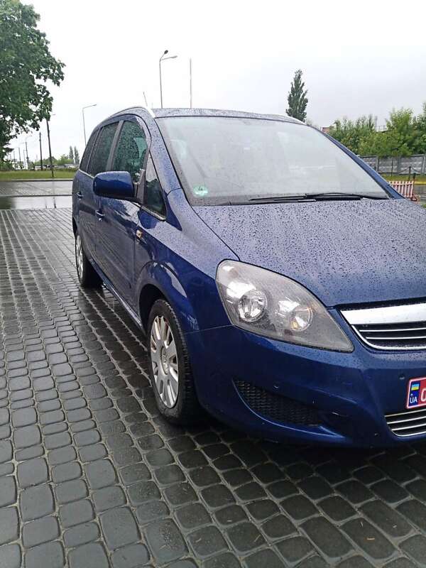 Мінівен Opel Zafira 2010 в Луцьку