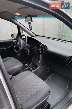 Минивэн Opel Zafira 2003 в Павлограде