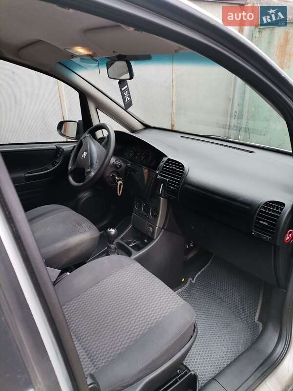 Мінівен Opel Zafira 2003 в Запоріжжі
