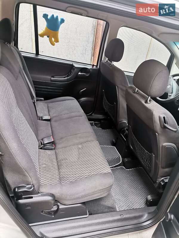 Мінівен Opel Zafira 2003 в Запоріжжі