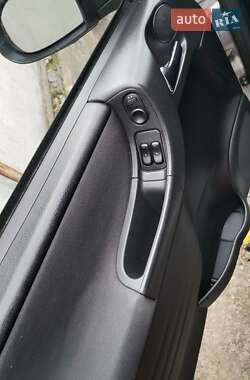 Минивэн Opel Zafira 2003 в Павлограде