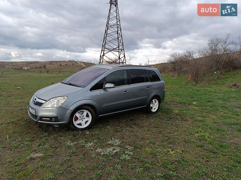 Мінівен Opel Zafira 2005 в Снігурівці