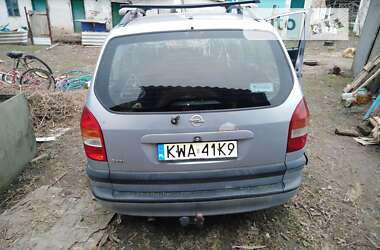 Минивэн Opel Zafira 2000 в Тараще