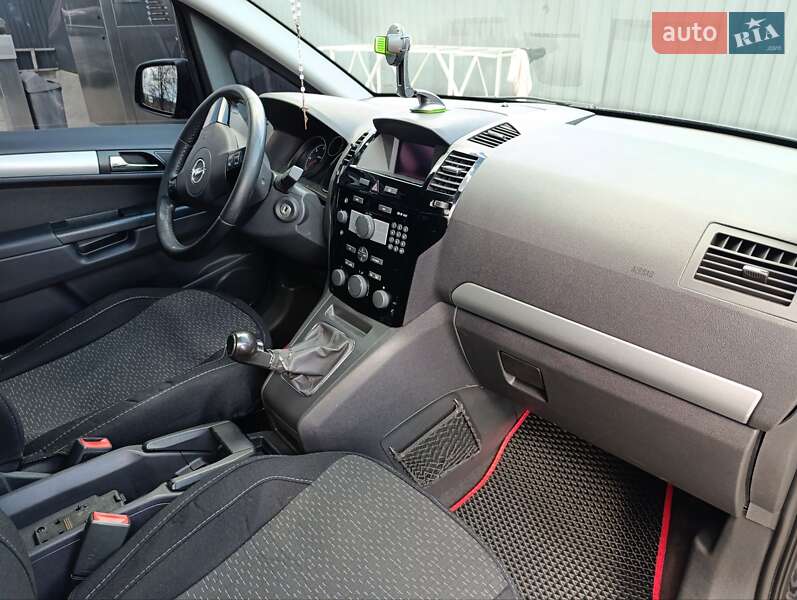 Мінівен Opel Zafira 2010 в Івано-Франківську