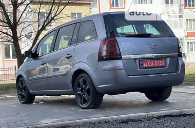 Мінівен Opel Zafira 2011 в Долині