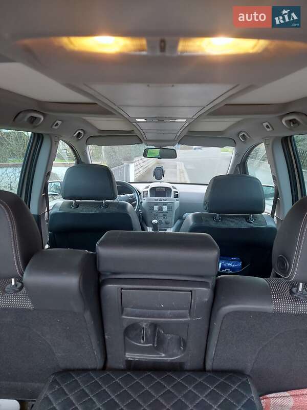 Минивэн Opel Zafira 2007 в Запорожье