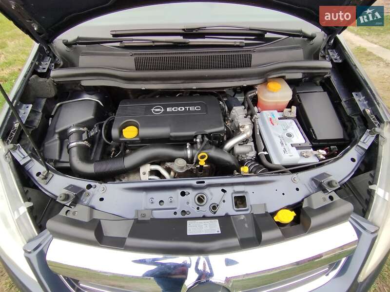 Мінівен Opel Zafira 2010 в Івано-Франківську