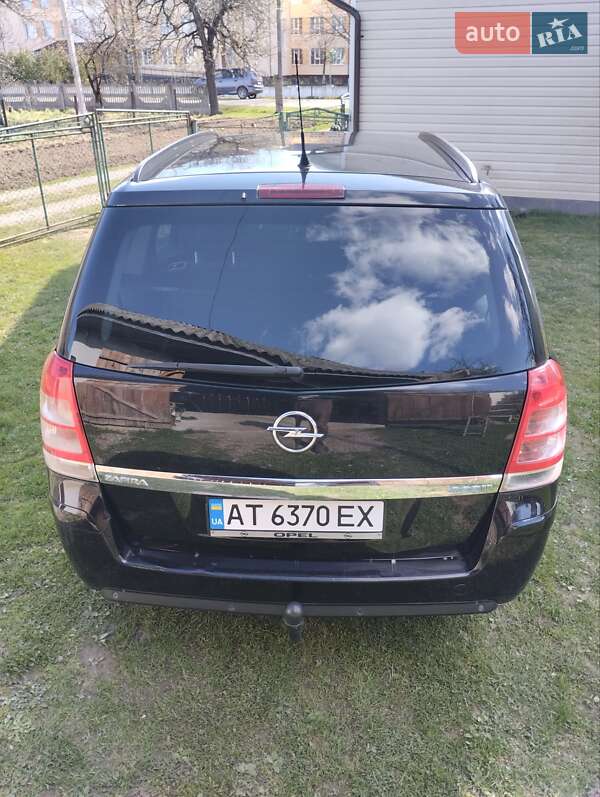 Мінівен Opel Zafira 2010 в Надвірній
