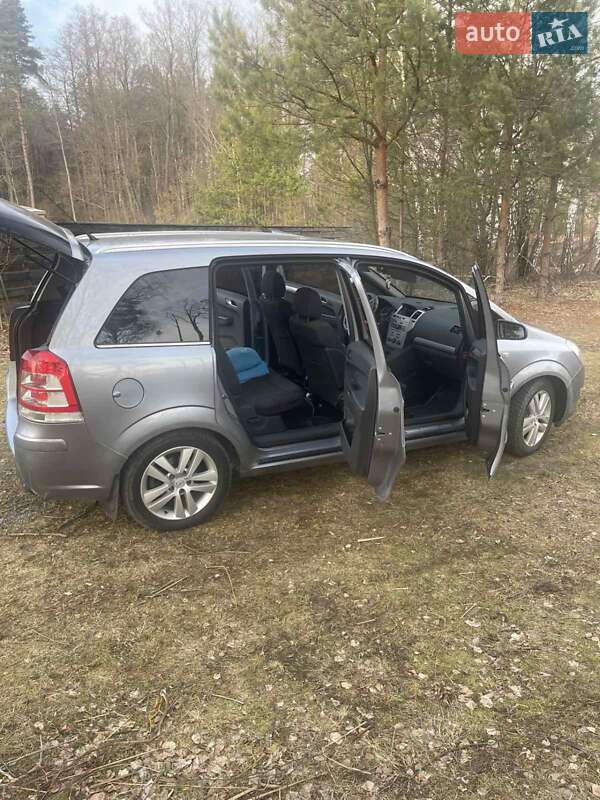 Мінівен Opel Zafira 2009 в Звягелі