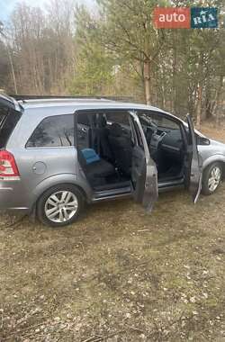 Минивэн Opel Zafira 2009 в 