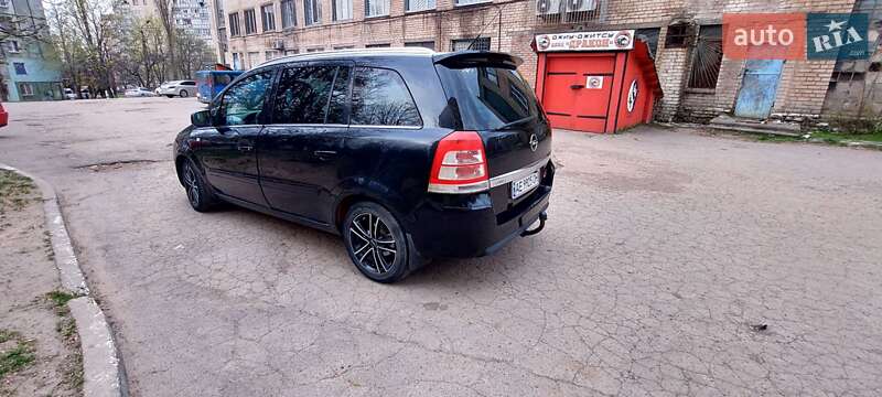Мінівен Opel Zafira 2011 в Кривому Розі