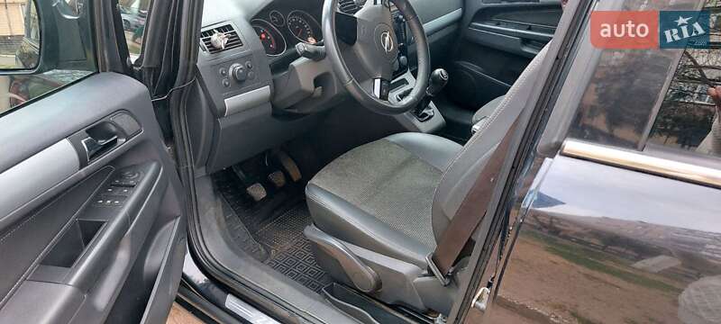 Мінівен Opel Zafira 2011 в Кривому Розі