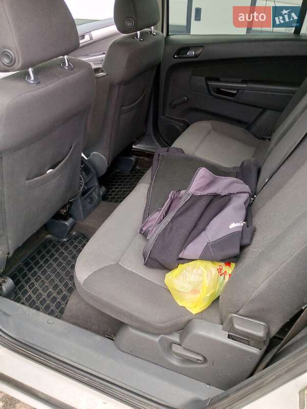 Минивэн Opel Zafira 2011 в Харькове