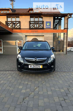 Минивэн Opel Zafira 2012 в Сваляве