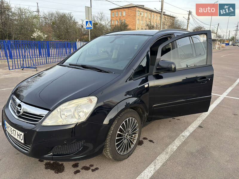 Минивэн Opel Zafira 2009 в Житомире