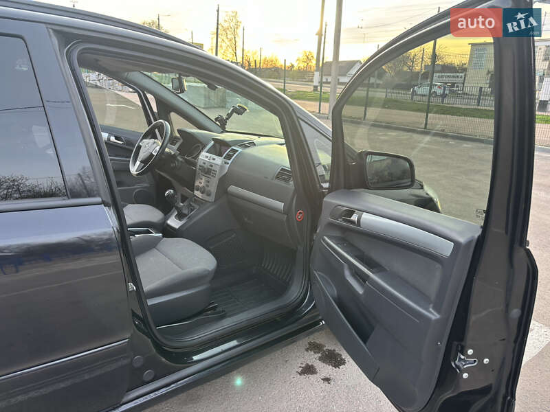 Минивэн Opel Zafira 2009 в Житомире