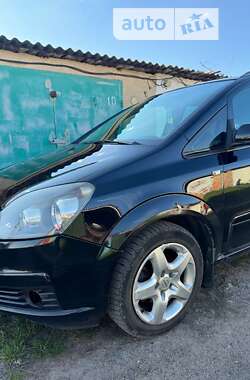 Мінівен Opel Zafira 2006 в Кропивницькому