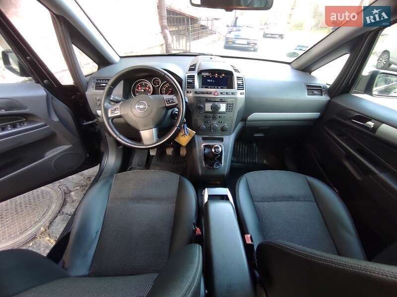 Мінівен Opel Zafira 2007 в Дніпрі