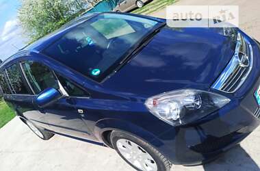 Мінівен Opel Zafira 2010 в Лебедині