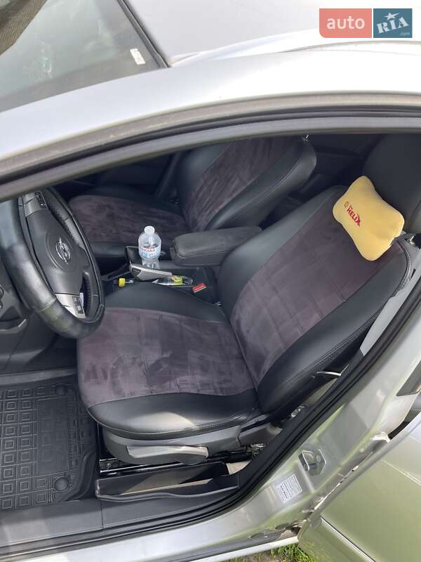 Минивэн Opel Zafira 2007 в Киеве