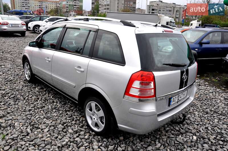 Минивэн Opel Zafira 2009 в Львове