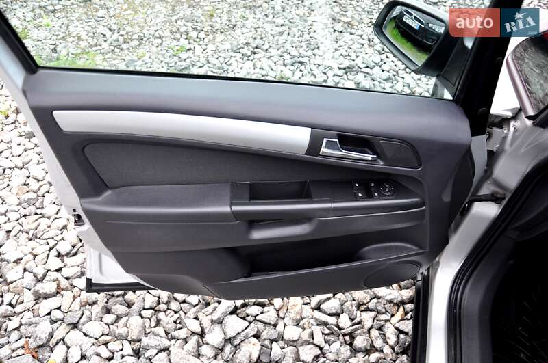 Минивэн Opel Zafira 2009 в Львове