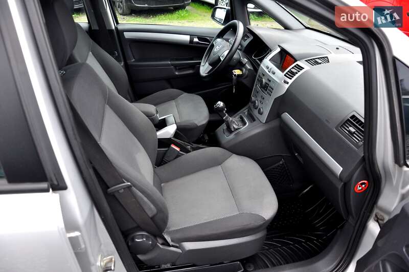 Минивэн Opel Zafira 2009 в Львове