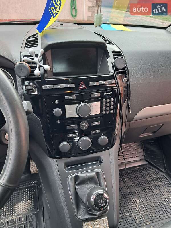 Минивэн Opel Zafira 2010 в Чорткове