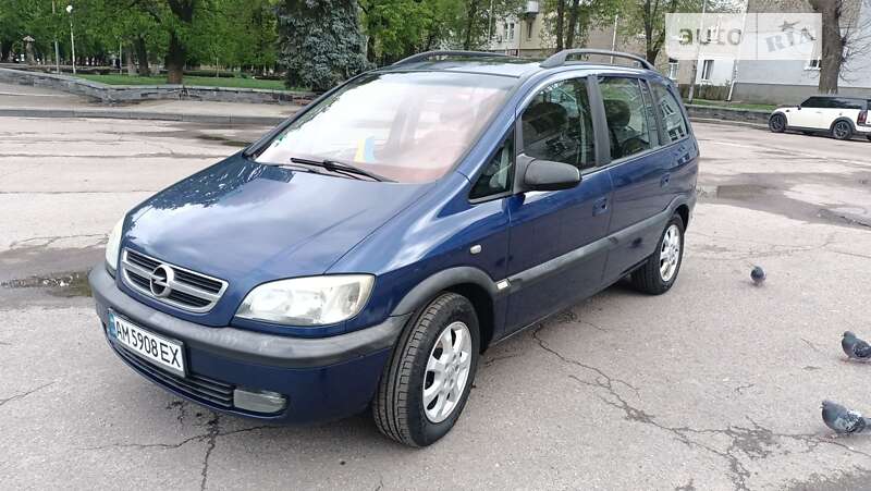 Минивэн Opel Zafira 2003 в Коростышеве