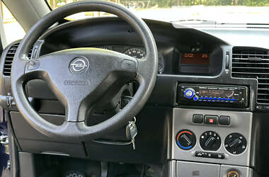 Минивэн Opel Zafira 2004 в Дрогобыче