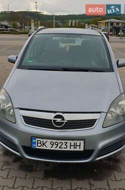 Минивэн Opel Zafira 2007 в Луцке