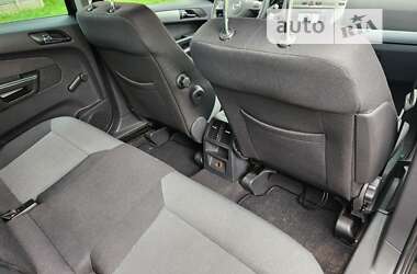 Мінівен Opel Zafira 2005 в Полтаві