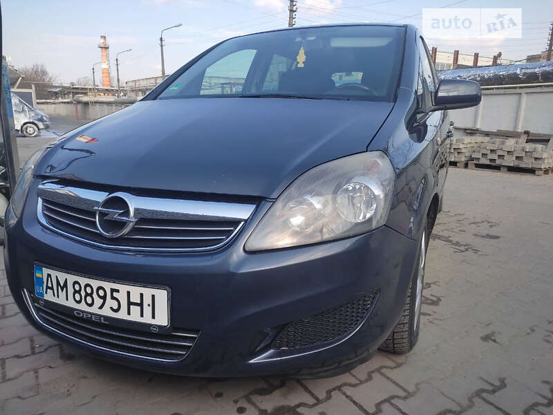 Минивэн Opel Zafira 2010 в Житомире