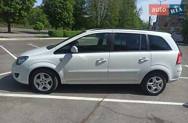 Минивэн Opel Zafira 2010 в Черкассах