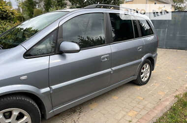 Мінівен Opel Zafira 2004 в Новояворівську