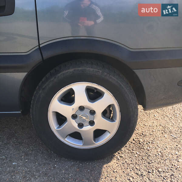 Минивэн Opel Zafira 2001 в Ивано-Франковске