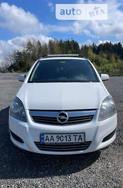 Мінівен Opel Zafira 2013 в Києві