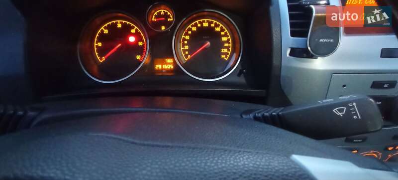 Минивэн Opel Zafira 2009 в Луцке