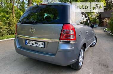 Минивэн Opel Zafira 2010 в Гайсине