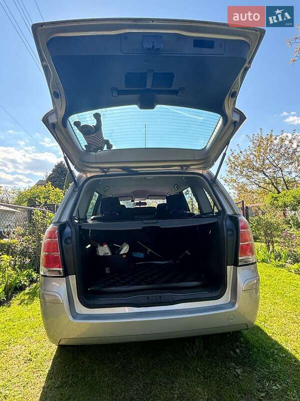 Мінівен Opel Zafira 2008 в Києві