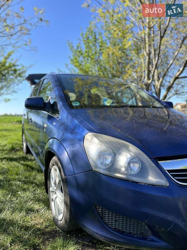 Мінівен Opel Zafira 2010 в Білій Церкві