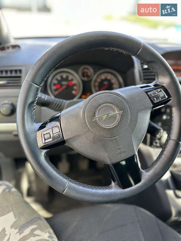 Мінівен Opel Zafira 2010 в Білій Церкві