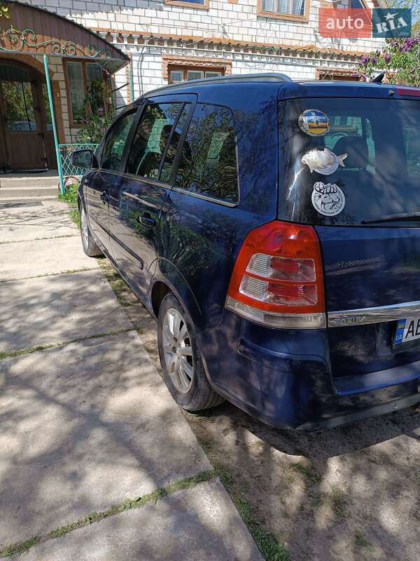 Минивэн Opel Zafira 2009 в Виннице