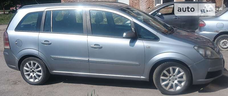 Минивэн Opel Zafira 2006 в Полтаве